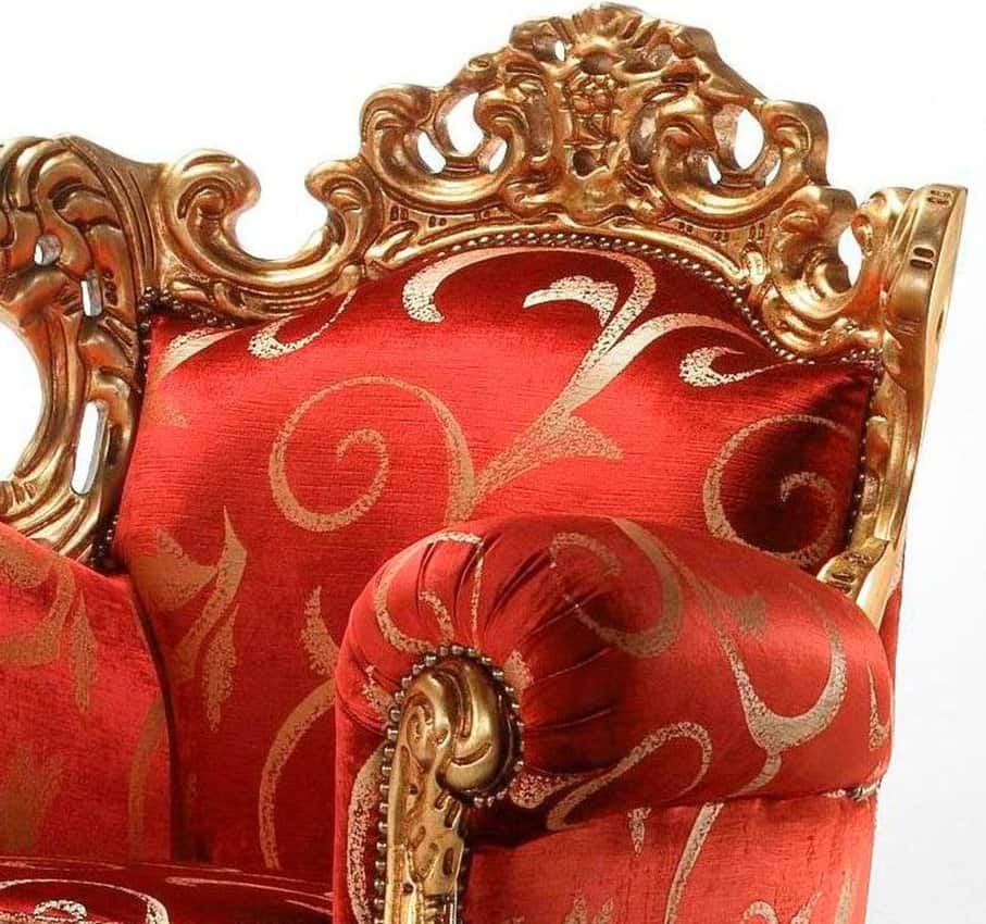 Barokní sedací souprava Fillandie detail křesla v červené látce a zlaté patinaci