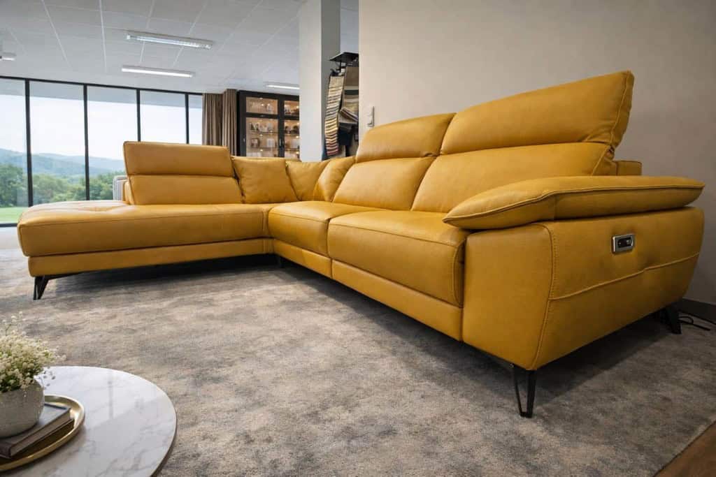 Zefio ve žluté kůži s narovnanými podhlavníky