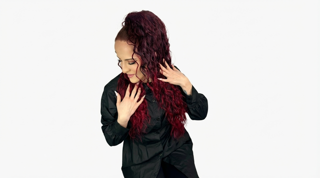 Vlnitý syntetický skřipec Shakira Long, Vínová