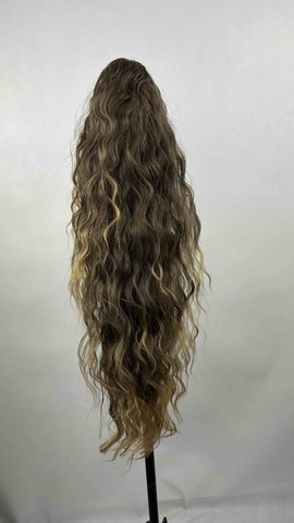 Vlnitý syntetický skřipec Shakira Long, Teplé Ombré